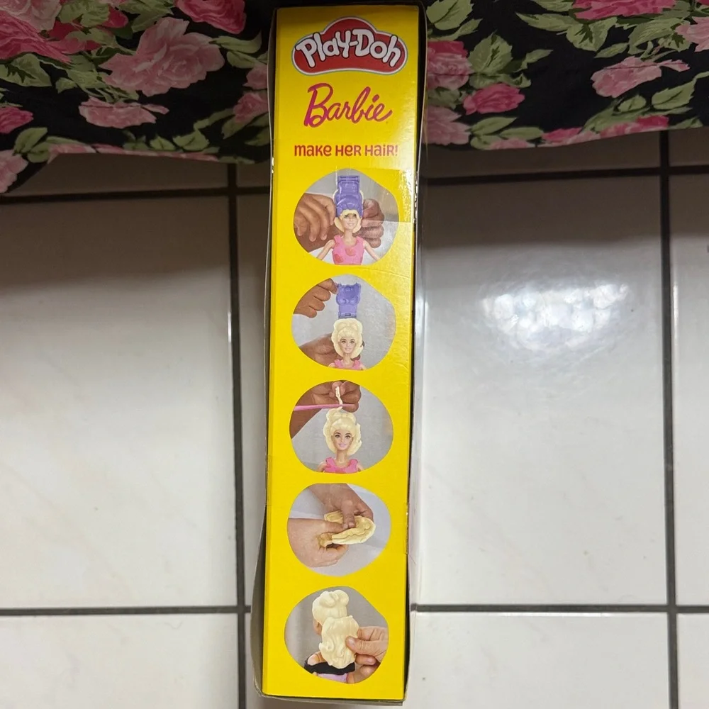 NEW Barbie Designer Fashion Show Set - Pink and Yellow